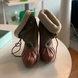 Rockport - Brown and Green Duck Boots with Sherpa Lining - Size 11 🦆❤️